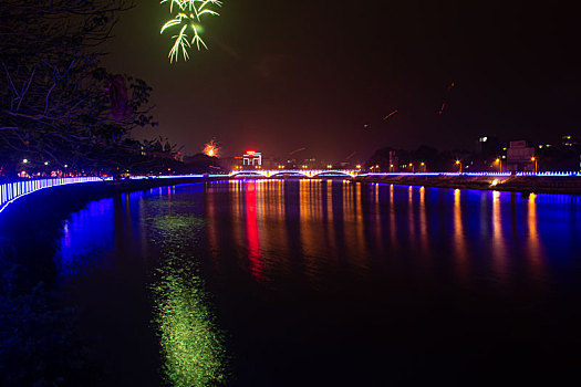 圭江河春节夜景