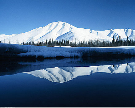山峦,湖,冬天,育空地区,加拿大