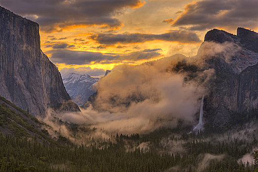 雾,上方,山峦,优胜美地国家公园,加利福尼亚,美国