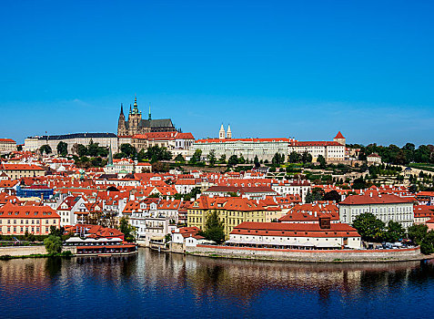 风景,上方,伏尔塔瓦河,城镇,城堡,布拉格,波希米亚,捷克共和国,欧洲