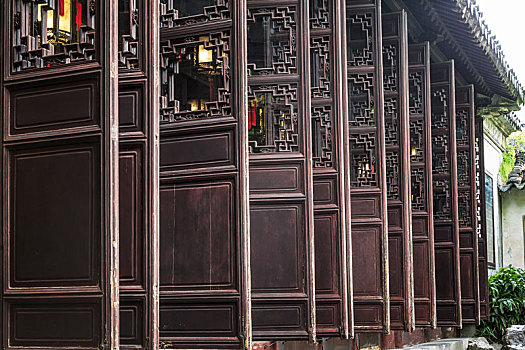 中式隔扇木门窗,中国江苏省苏州留园古建筑
