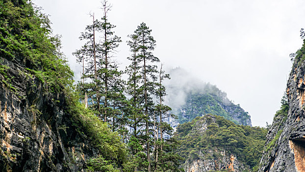 悬崖峭壁