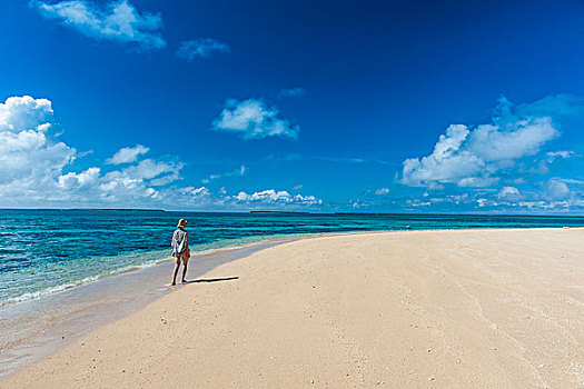 女人,走,白沙滩,小,小岛,汤加,南太平洋