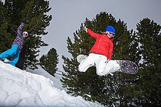 滑雪板玩家,跳跃,雪,斜坡