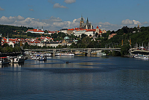 远眺,伏尔塔瓦河,布拉格城堡,布拉格,捷克共和国,欧洲