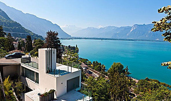 瑞士日内瓦湖畔豪宅图片