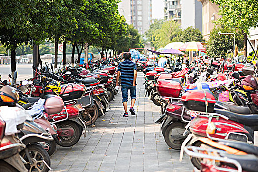 电瓶车停车场