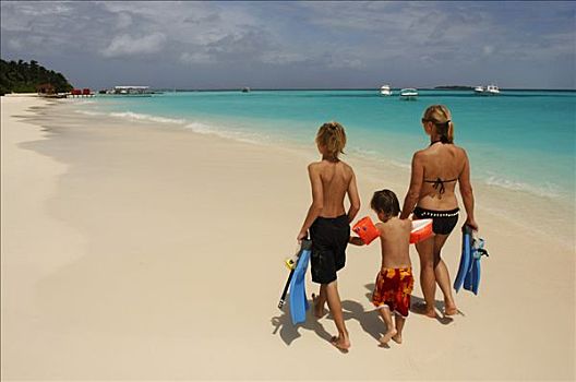女人,两个孩子,海滩,泻湖,胜地,马尔代夫,印度洋