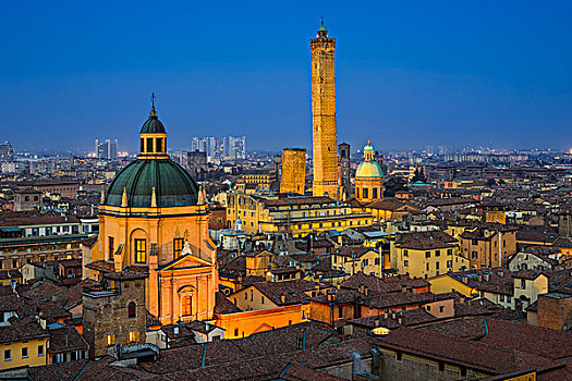 夜晚,天际线,博洛尼亚,意大利,两个,著名,倚靠,塔