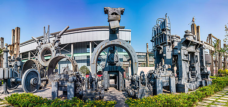 重庆工业文化博览园,重庆钢铁厂旧址,厂房中的工业设备