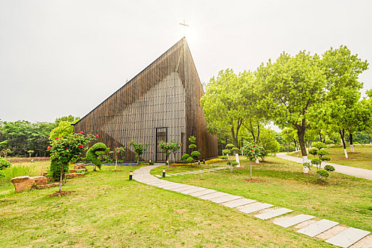 南京万景园里的绿地和小教堂