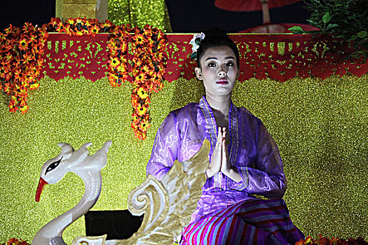 傣族生活文化中的佛教礼仪