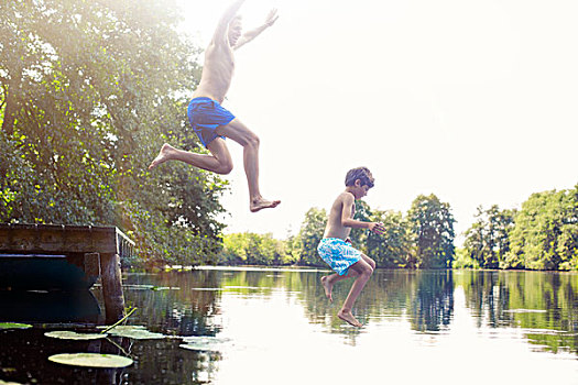 父子,跳跃,湖