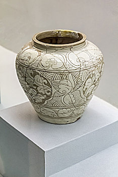 西夏白釉瓷罐工艺品