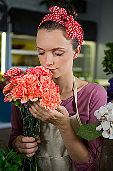 女性,花商,嗅,束,花,店