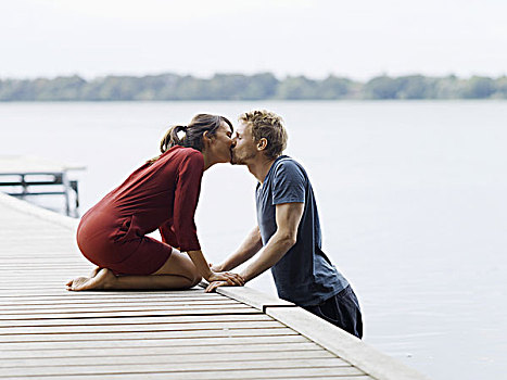 情侣,码头,面对面,握手,吻,哥本哈根,丹麦