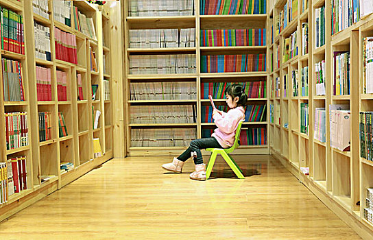 書店看書