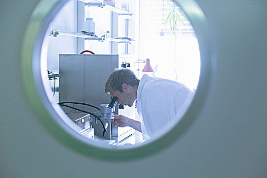 门,男性,科学家,显微镜,实验室