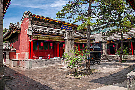 山西忻州市五台山罗睺寺寺院