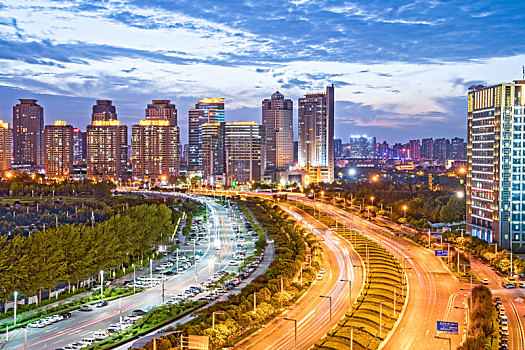 河南省郑州市的都市夜景