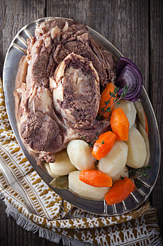 砂锅炖菜,法国,牛肉羹,桌子