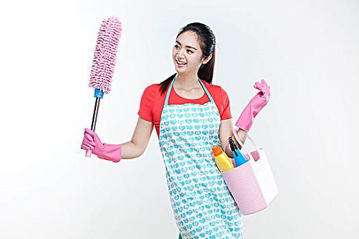 打扫卫生的亚洲女孩