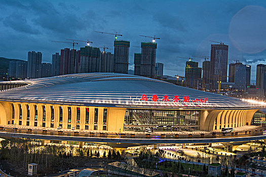 乌鲁木齐高铁新客站夜景