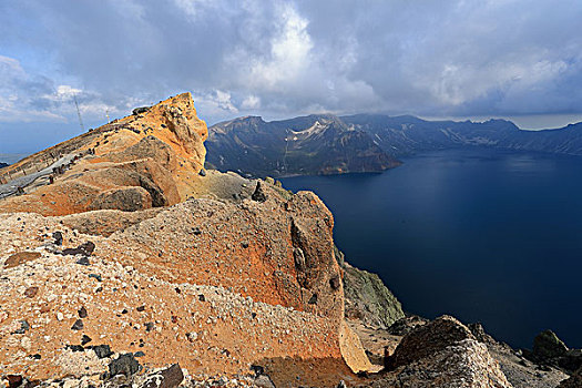 长白山天文峰火山熔岩