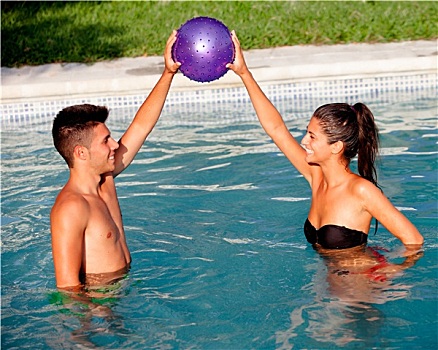 幸福伴侣,放松,游泳池,玩,球
