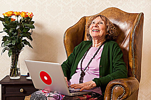 笑,老年,女人,笔记本电脑