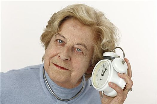 老太太,80岁,拿着,闹钟