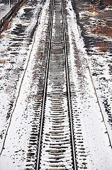 下雪天的铁路