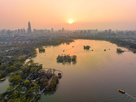 济南大明湖晚霞