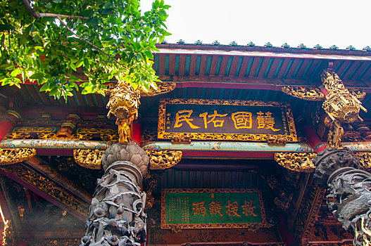 中國傳統宗教信仰,台灣著名古蹟龍山寺的龍柱