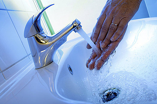 人,洗手,浴室水池