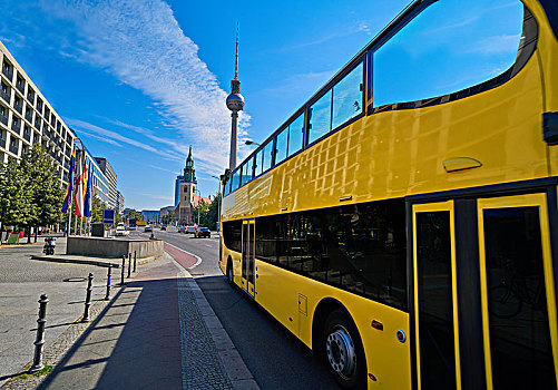 柏林,黄色,旅游大巴,靠近,柏林大教堂,德国