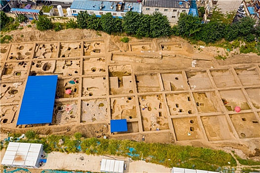 河南郑州商都遗址公园商代遗址考古发掘