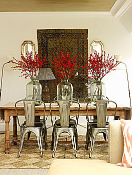 复古,金属,椅子,木桌子,枝条,浆果,花瓶,正面,挂毯,墙壁