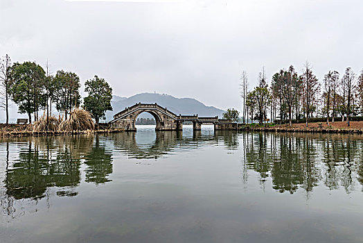 杭州湘湖自然风光玉兔桥