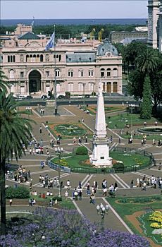 阿根廷,布宜诺斯艾利斯,五月广场,玫瑰宫,雕塑,花