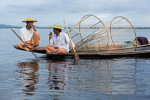 缅甸,茵莱湖,年轻,渔民,休息,船,漂浮,湖