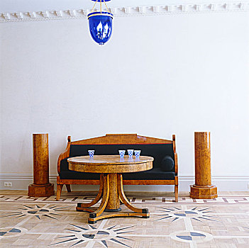 圣彼得堡,客厅,两个,木质,基座,老式,沙发,桌子