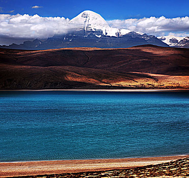 西藏神山圣湖