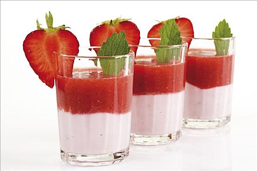 草莓酸奶,草莓味食品,装饰,草莓,切片,蜜蜂花