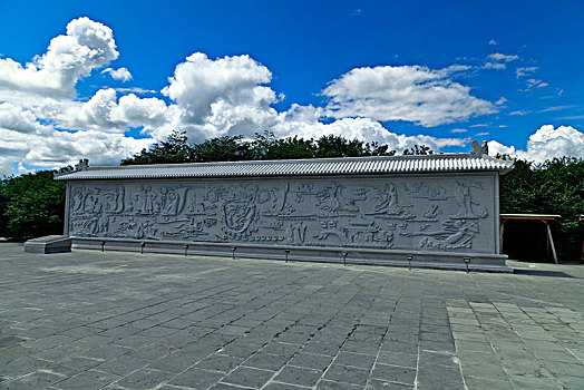 镜泊湖公园浮雕纪念碑