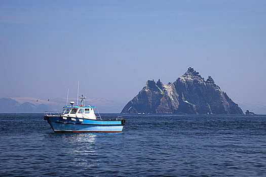 渔船,海中,岩石构造,背景,斯凯利格,凯瑞郡,爱尔兰