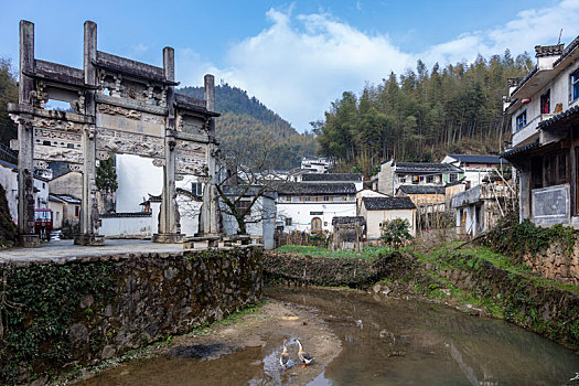 安徽徽州休宁县灵山村古建筑群