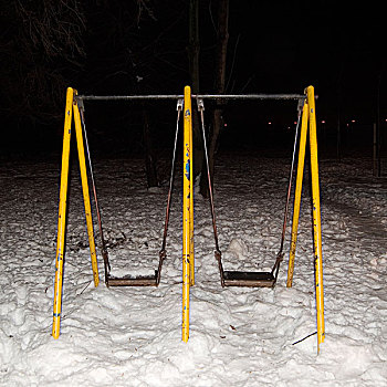 破旧,室外,黄色,夜晚,遮盖,雪,树,背景,萨格勒布,克罗地亚,冬天,2007年