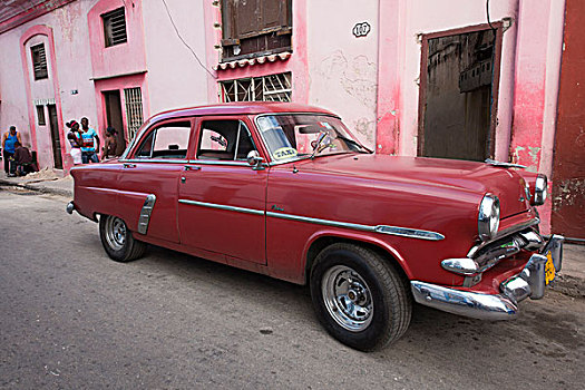 古巴,哈瓦那,老,红色,汽车,停放,红墙,哈瓦那旧城,世界遗产,使用,只有