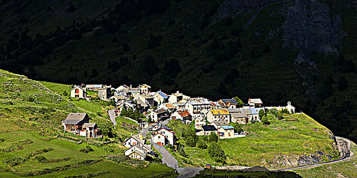 法国,阿尔卑斯山,小村庄,山峦